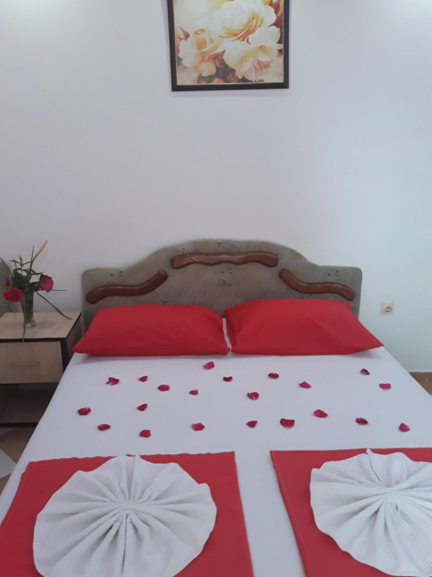 Apartments Aza Dobra Voda Phòng bức ảnh